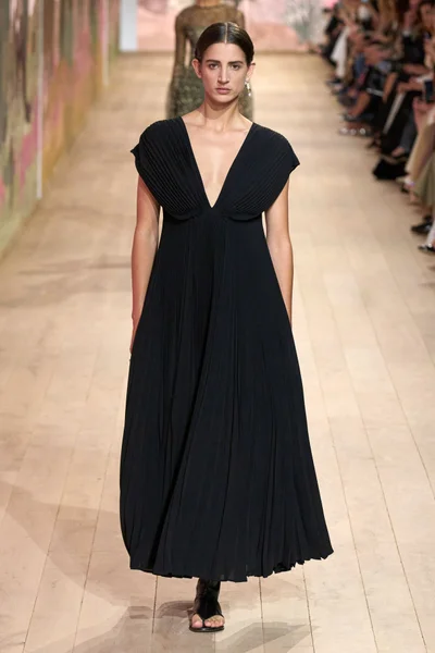 Look 32